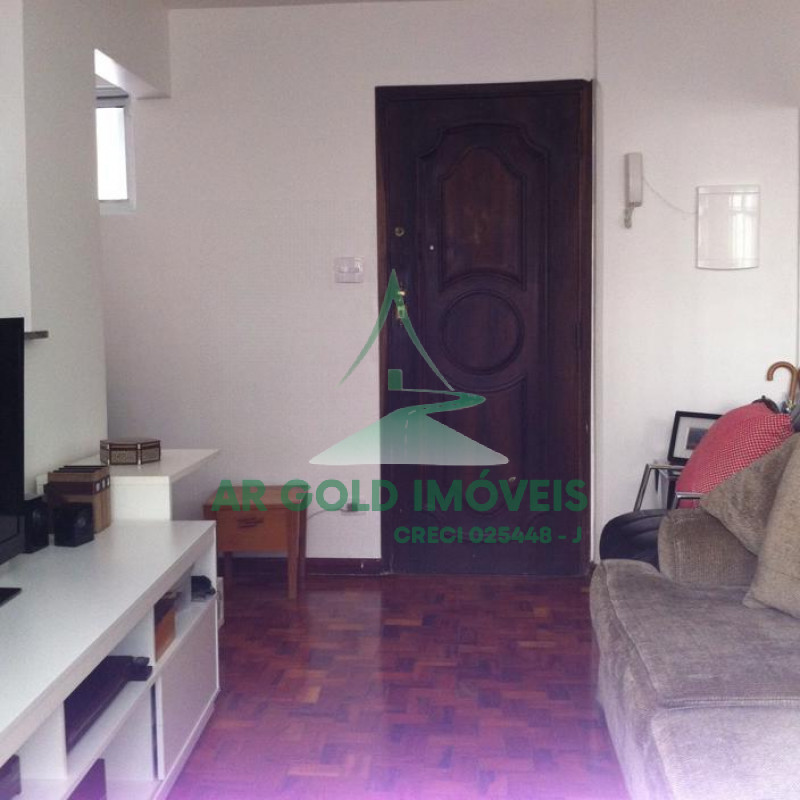 Apartamento térreo à venda no Alto de Pinheiros | 66m² | 3 dormitórios | Ótima Localização