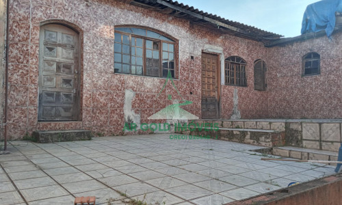 Oportunidade Imperdível! Imóvel com 3 residências no mesmo terreno – ideal para morar e investir!