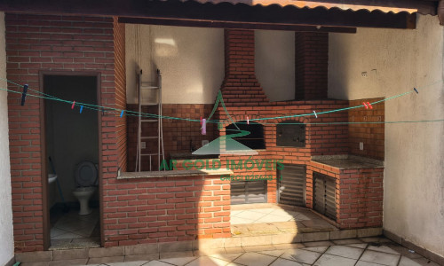 Sobrado à venda na Vila Califórnia | 3 dormitórios | 220m² | 4 vagas | Área gourmet