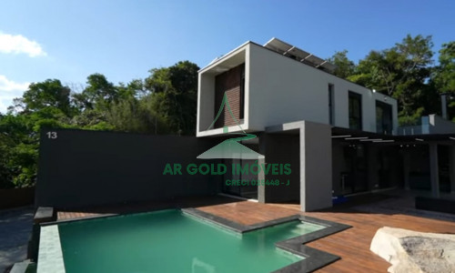 Casa de alto padrão à venda em Atibaia | Condomínio La Reserva | 4 suítes | Vista Pedra Grande