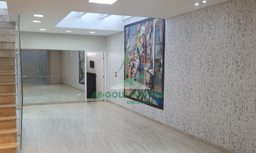 Casa moderna à venda ou locação no Ipiranga | 2 suítes | 2 vagas | 400m do Metrô Sacomã