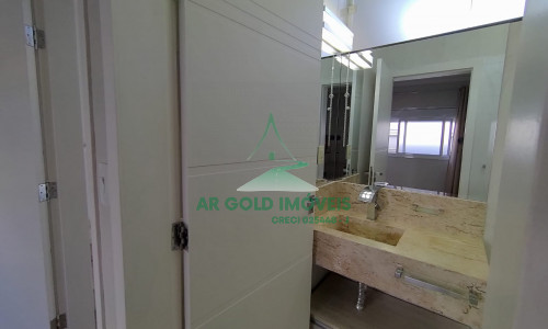 Casa moderna à venda ou locação no Ipiranga | 2 suítes | 2 vagas | 400m do Metrô Sacomã