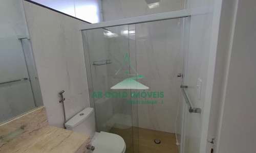 Casa moderna à venda ou locação no Ipiranga | 2 suítes | 2 vagas | 400m do Metrô Sacomã