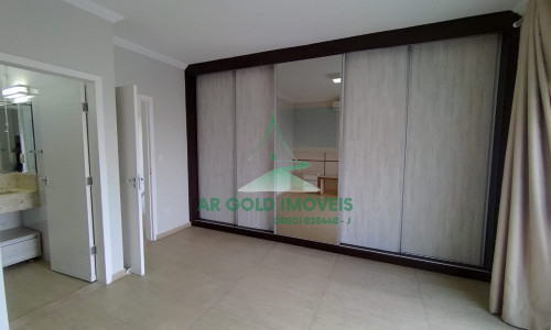 Casa moderna à venda ou locação no Ipiranga | 2 suítes | 2 vagas | 400m do Metrô Sacomã