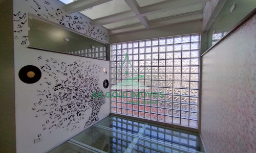 Casa moderna à venda ou locação no Ipiranga | 2 suítes | 2 vagas | 400m do Metrô Sacomã