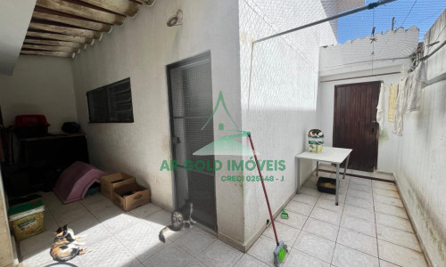 Sobrado à venda | 108m² | 2 dorm com armários | 2 vagas cobertas | Zona Norte
