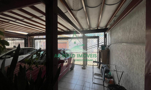 Sobrado à venda | 108m² | 2 dorm com armários | 2 vagas cobertas | Zona Norte