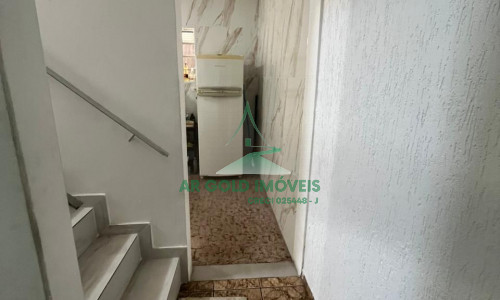 Sobrado à venda | 108m² | 2 dorm com armários | 2 vagas cobertas | Zona Norte