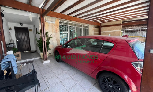 Sobrado à venda | 108m² | 2 dorm com armários | 2 vagas cobertas | Zona Norte