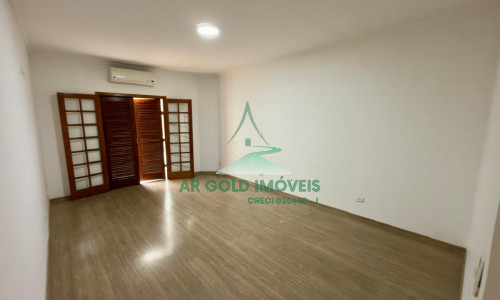 Sobrado à venda no Jd. N. Sra. do Carmo | 163m² | 2 suítes | Churrasqueira | 2 vagas