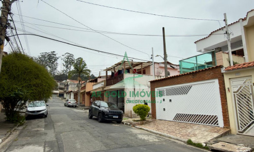 Sobrado à venda no Jd. N. Sra. do Carmo | 163m² | 2 suítes | Churrasqueira | 2 vagas