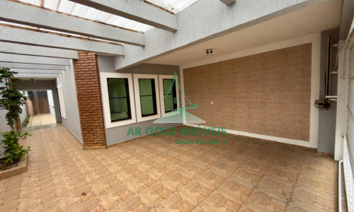 Sobrado à venda no Jd. N. Sra. do Carmo | 163m² | 2 suítes | Churrasqueira | 2 vagas