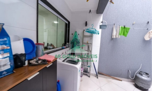 Sobrado à venda no Jardim Nordeste | 112m² | 3 dormitórios | 2 vagas | Praça Santa Quitéria