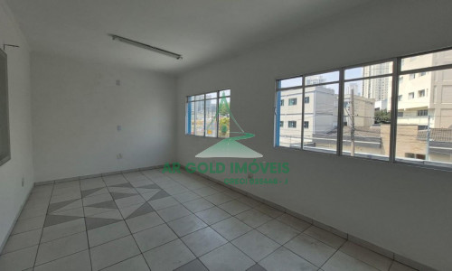 Galpão à venda na Vila Prudente | 460m² construídos | Trifásico | Acesso para caminhões