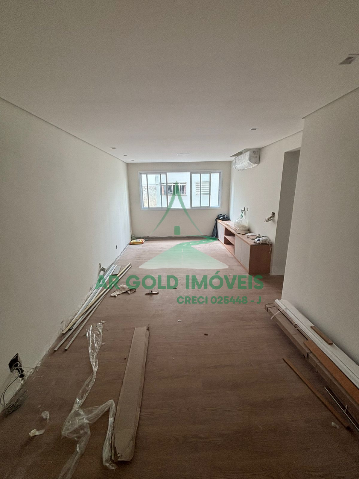 Apartamento à venda em Perdizes | 97,5 m² | 3 dormitórios (1 suíte) | 1 vaga | reforma impecável