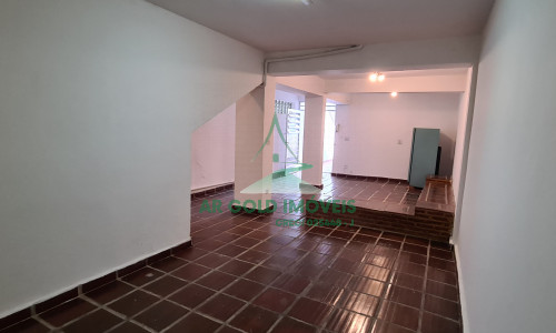 Casa à venda ou locação no Alto de Pinheiros | 231m² | 2 dormitórios | 2 vagas