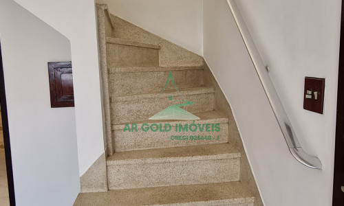 Casa à venda ou locação no Alto de Pinheiros | 231m² | 2 dormitórios | 2 vagas