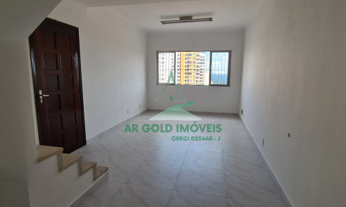 Casa à venda ou locação no Alto de Pinheiros | 231m² | 2 dormitórios | 2 vagas