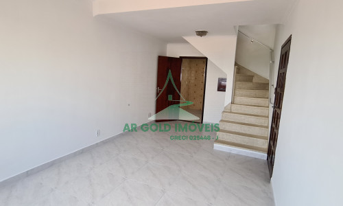 Casa à venda ou locação no Alto de Pinheiros | 231m² | 2 dormitórios | 2 vagas