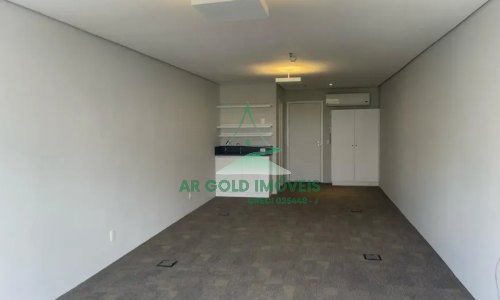 Sala comercial à venda ou locação na Vila Hamburguesa | 45m² | Varanda | Vaga