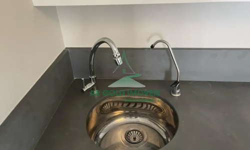 Sala comercial à venda ou locação na Vila Hamburguesa | 45m² | Varanda | Vaga