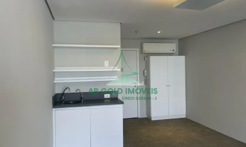 Sala comercial à venda ou locação na Vila Hamburguesa | 45m² | Varanda | Vaga