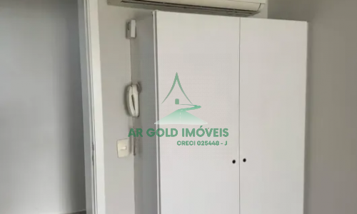 Sala comercial à venda ou locação na Vila Hamburguesa | 45m² | Varanda | Vaga