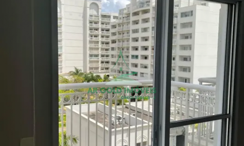 Sala comercial à venda ou locação na Vila Hamburguesa | 45m² | Varanda | Vaga