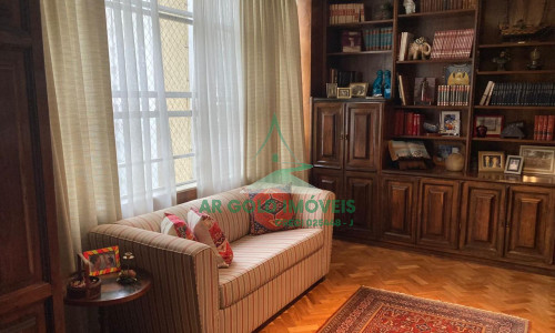 Apartamento à venda ou locação em Higienópolis | 275m² | 4 dormitórios (2 suítes) | 4 vagas