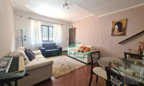 Sobrado à venda | 106m² | 2 suítes | 3 banheiros | 2 vagas | Rua Nanuque