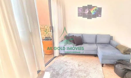 Sobrado à venda | 106m² | 2 suítes | 3 banheiros | 2 vagas | Rua Nanuque