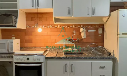 Casa para venda ou locação em Pinheiros | 320m² | 8 dormitórios (5 suítes) | Mobiliada | 2 vagas