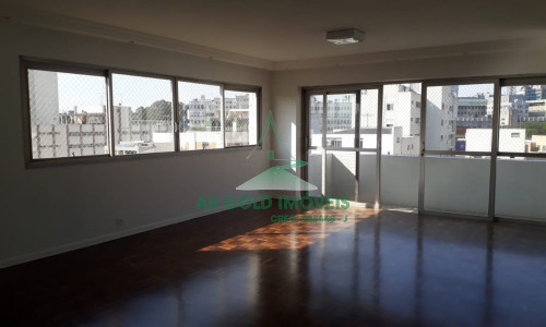 Apartamento à venda em Pinheiros | 160m² | Varanda | 3 banheiros + lavabo | 2 vagas