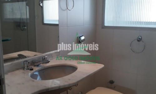 Apartamento à venda em Pinheiros | 160m² | Varanda | 3 banheiros + lavabo | 2 vagas