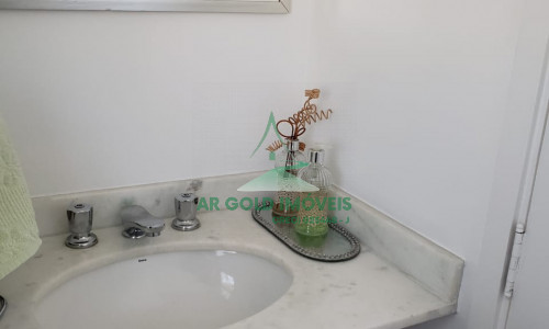 Apartamento à venda em Pinheiros | 160m² | Varanda | 3 banheiros + lavabo | 2 vagas