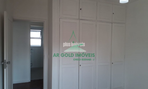 Apartamento à venda em Pinheiros | 160m² | Varanda | 3 banheiros + lavabo | 2 vagas