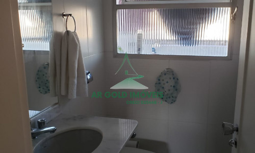 Apartamento à venda em Pinheiros | 160m² | Varanda | 3 banheiros + lavabo | 2 vagas