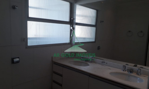 Apartamento à venda em Pinheiros | 160m² | Varanda | 3 banheiros + lavabo | 2 vagas