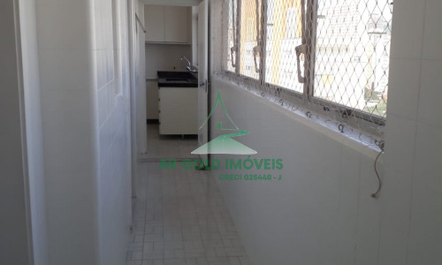 Apartamento à venda em Pinheiros | 160m² | Varanda | 3 banheiros + lavabo | 2 vagas