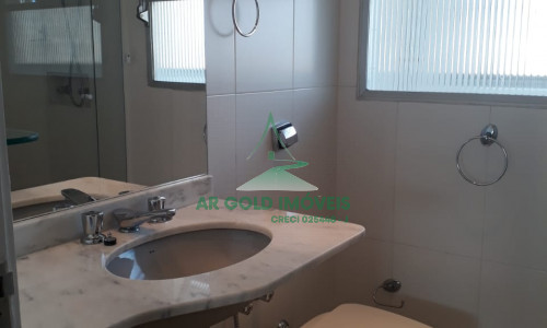 Apartamento à venda em Pinheiros | 160m² | Varanda | 3 banheiros + lavabo | 2 vagas