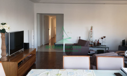 Apartamento à venda em Pinheiros | 160m² | Varanda | 3 banheiros + lavabo | 2 vagas