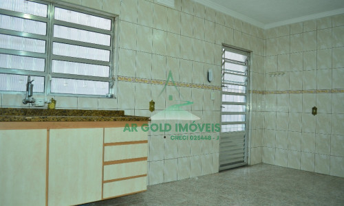 Imóvel com renda à venda | 3 casas no terreno | Jardim Ipanema | Excelente investimento