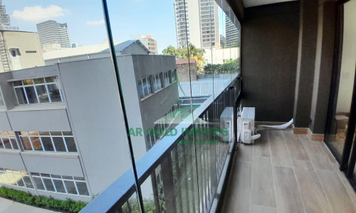 Sala comercial para locação no Butantã | 29,3m² | Varanda envidraçada | Rua Eng. Bianor