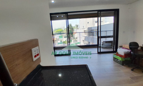 Sala comercial para locação no Butantã | 29,3m² | Varanda envidraçada | Rua Eng. Bianor