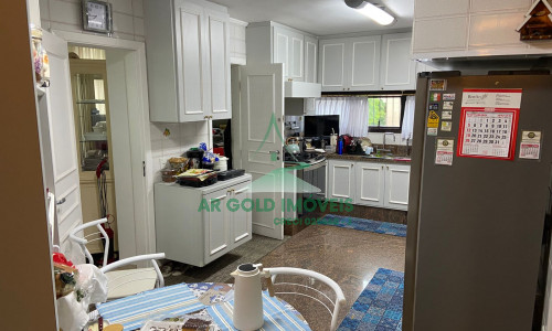 Apartamento de alto padrão à venda no Pacaembu | 230m² | 3 suítes | 4 vagas | Rua Traipu