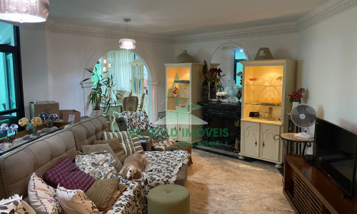 Apartamento de alto padrão à venda no Pacaembu | 230m² | 3 suítes | 4 vagas | Rua Traipu