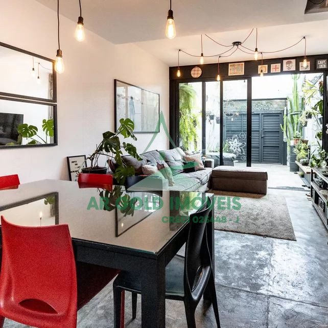 Casa à venda na Lapa | 3 dormitórios | 1 vaga | Quintal e churrasqueira | Próx. CPTM