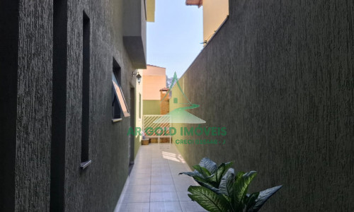 Sobrado à venda no Jardim Têxtil | 3 suítes | 6 vagas | 216m² | Churrasqueira | Energia solar
