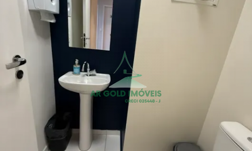 Conjunto comercial para locação em Pinheiros | 100m² | Andar alto | Mobiliado | 4 vagas | Próx. Metr