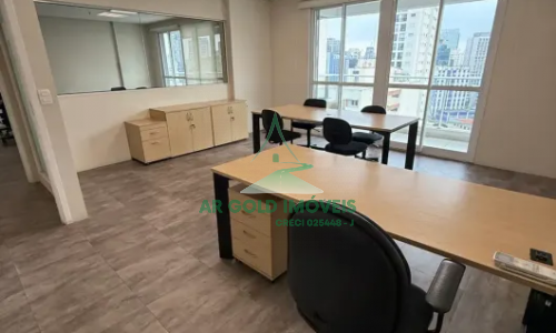 Conjunto comercial para locação em Pinheiros | 100m² | Andar alto | Mobiliado | 4 vagas | Próx. Metr